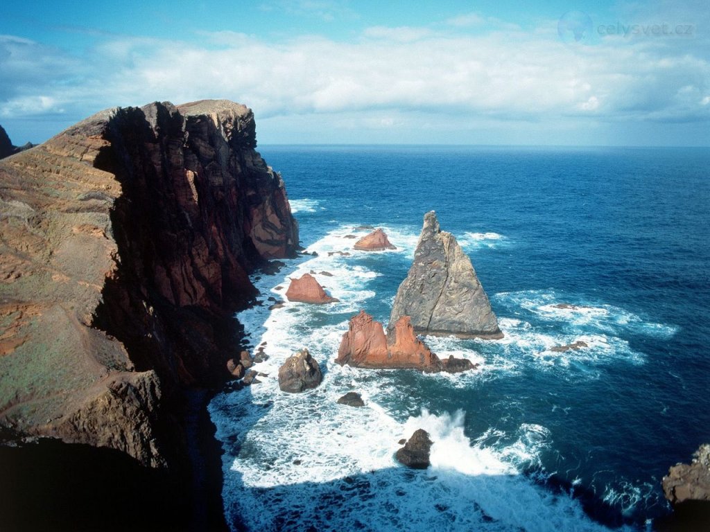 Foto: Waterfront Near Madeira, Portugal