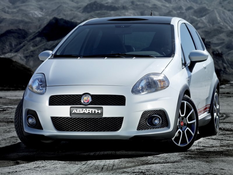 Foto: Abarth Grande Punto Preview Front Angle Closeup (2007)